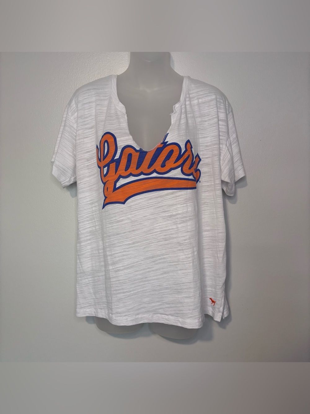 Victoria’s Secret PINK Florida Gators Split Neck Tee Shirt Medium